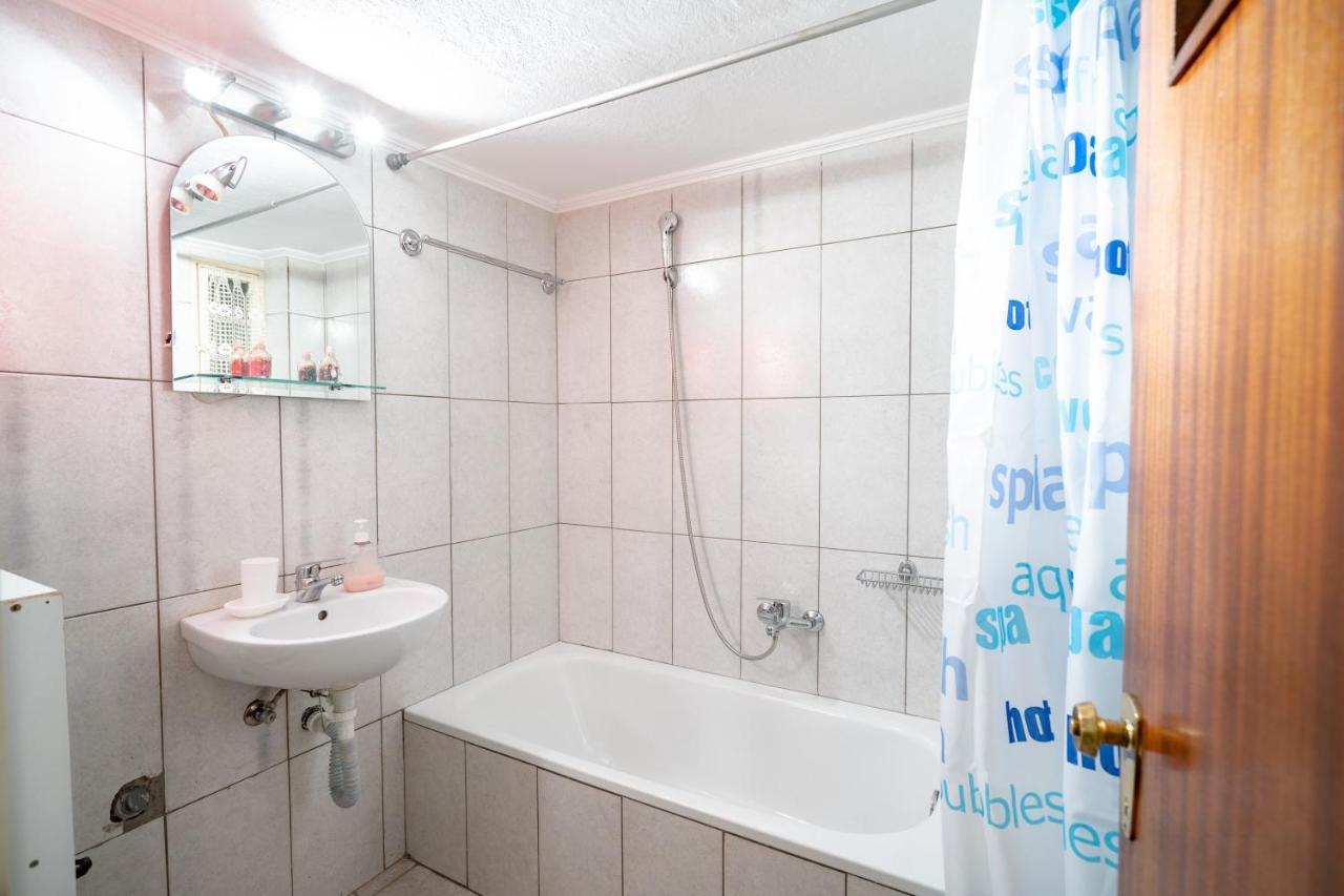 Ampelokipi Metro St. 2 Bedrooms 6 Pers. Apartment Athens Luaran gambar